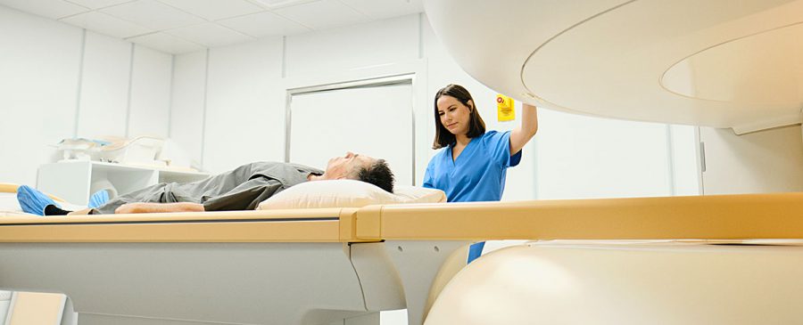 profissionais de radiologia médica